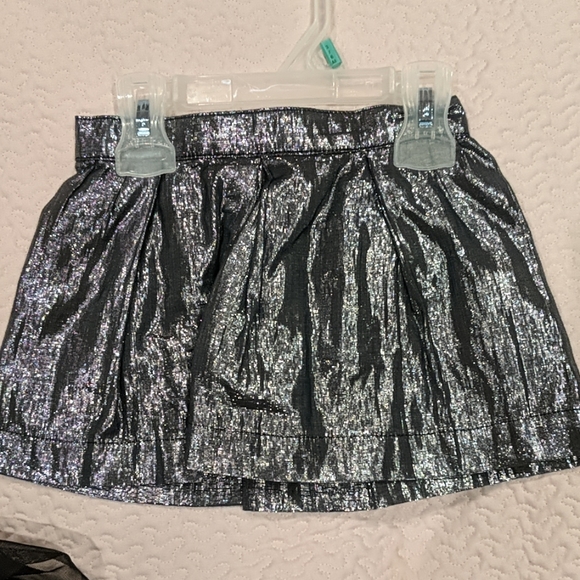 Skirts - Picture 2 of 4